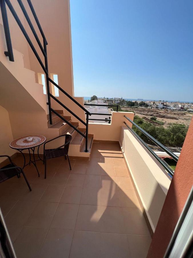 Atico Con Piscina Privada Vistas Al Mar. *