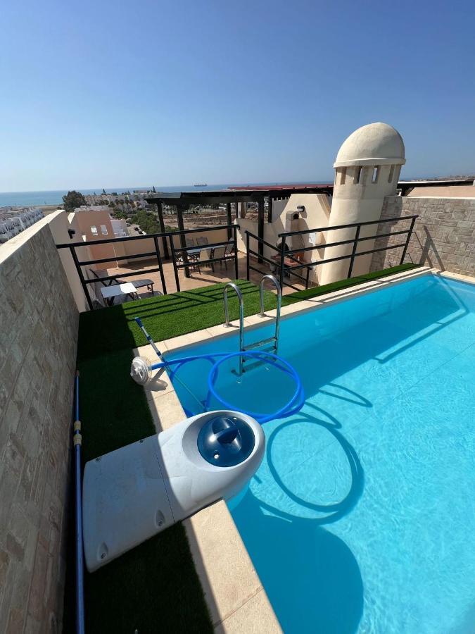 Atico Con Piscina Privada Vistas Al Mar. *