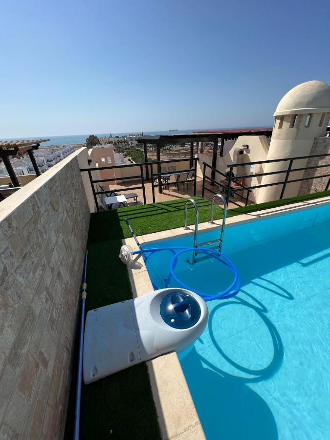 Atico Con Piscina Privada Vistas Al Mar. *